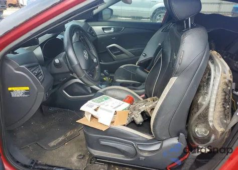 2013 Hyundai Veloster Turbo z USA, uszkodzony, nr VIN KMHTC6AE0DU124717